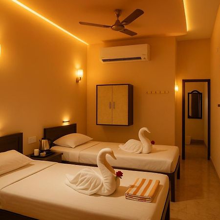 Sivamurugan residency Bhavani Bagian luar foto