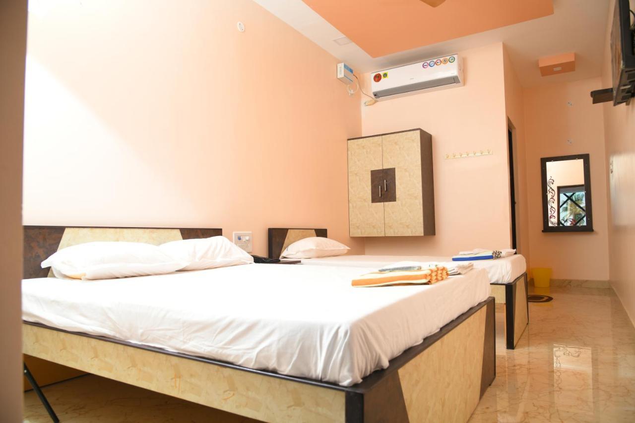 Sivamurugan residency Bhavani Bagian luar foto