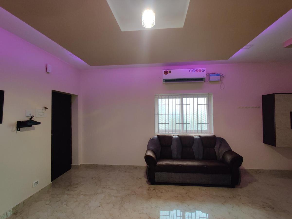 Sivamurugan residency Bhavani Bagian luar foto