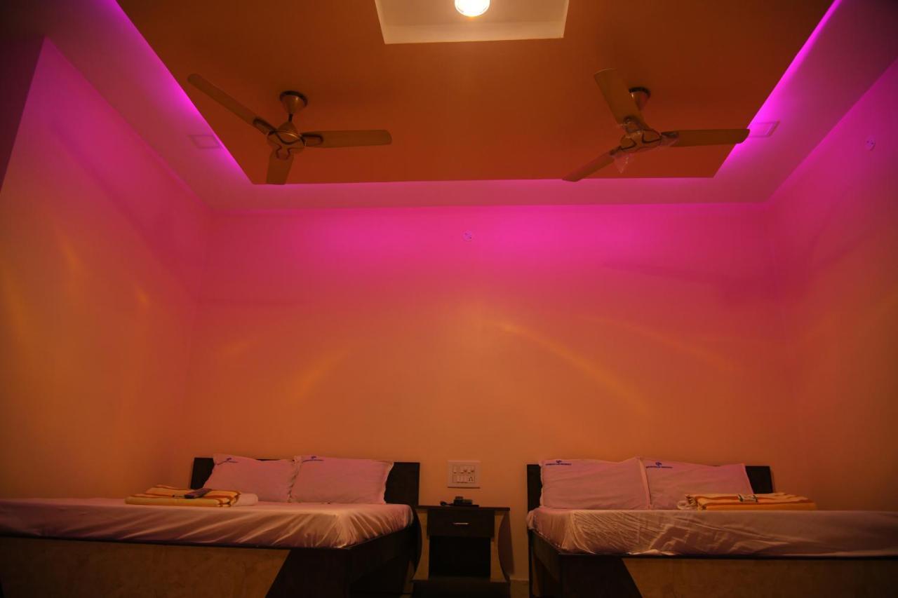 Sivamurugan residency Bhavani Bagian luar foto