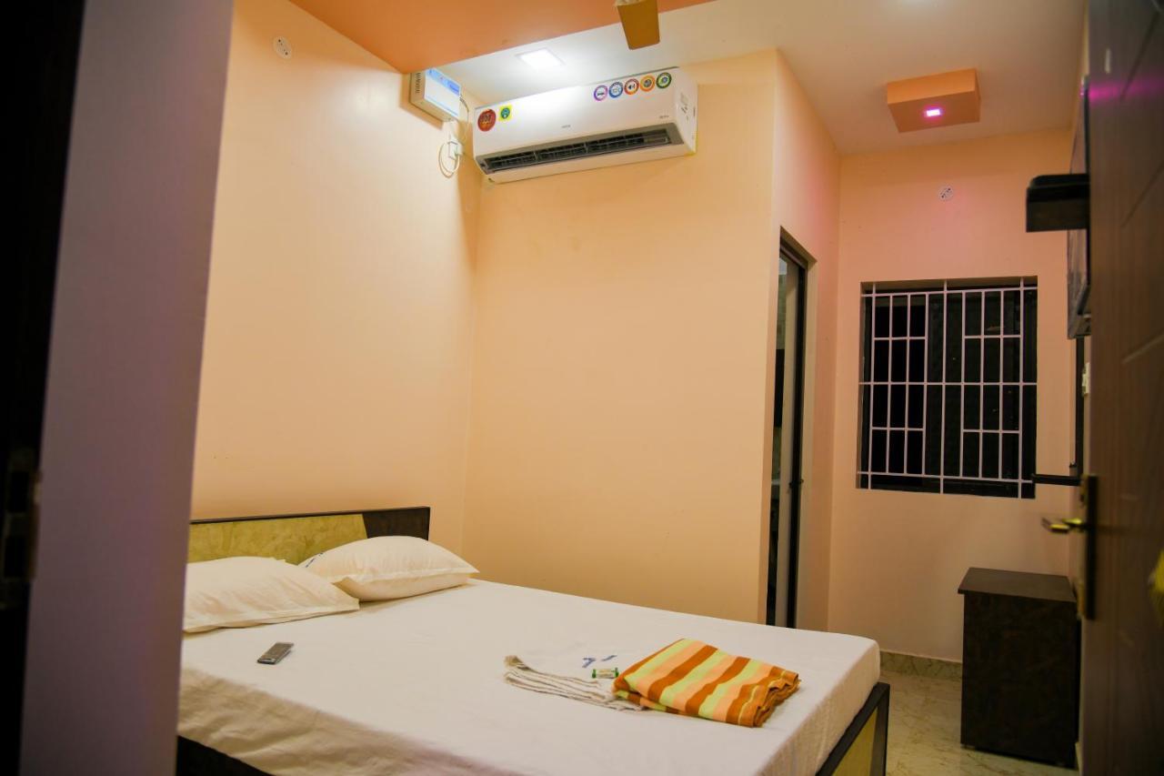 Sivamurugan residency Bhavani Bagian luar foto