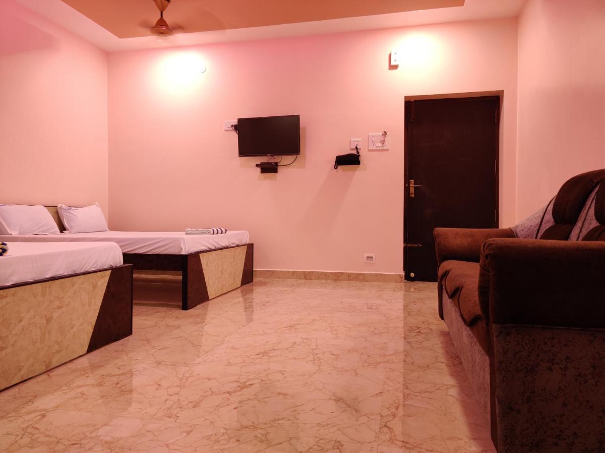 Sivamurugan residency Bhavani Bagian luar foto