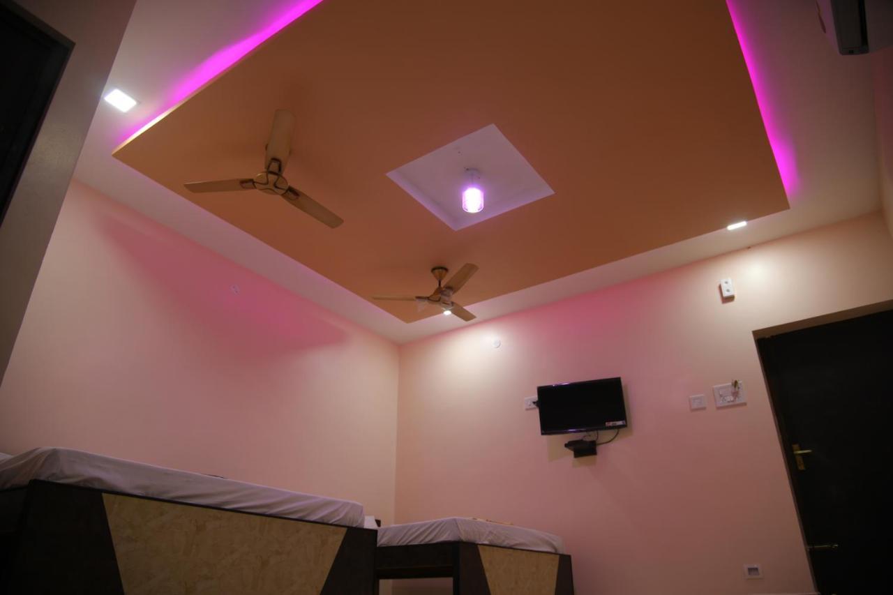 Sivamurugan residency Bhavani Bagian luar foto