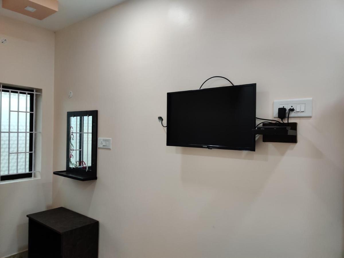 Sivamurugan residency Bhavani Bagian luar foto