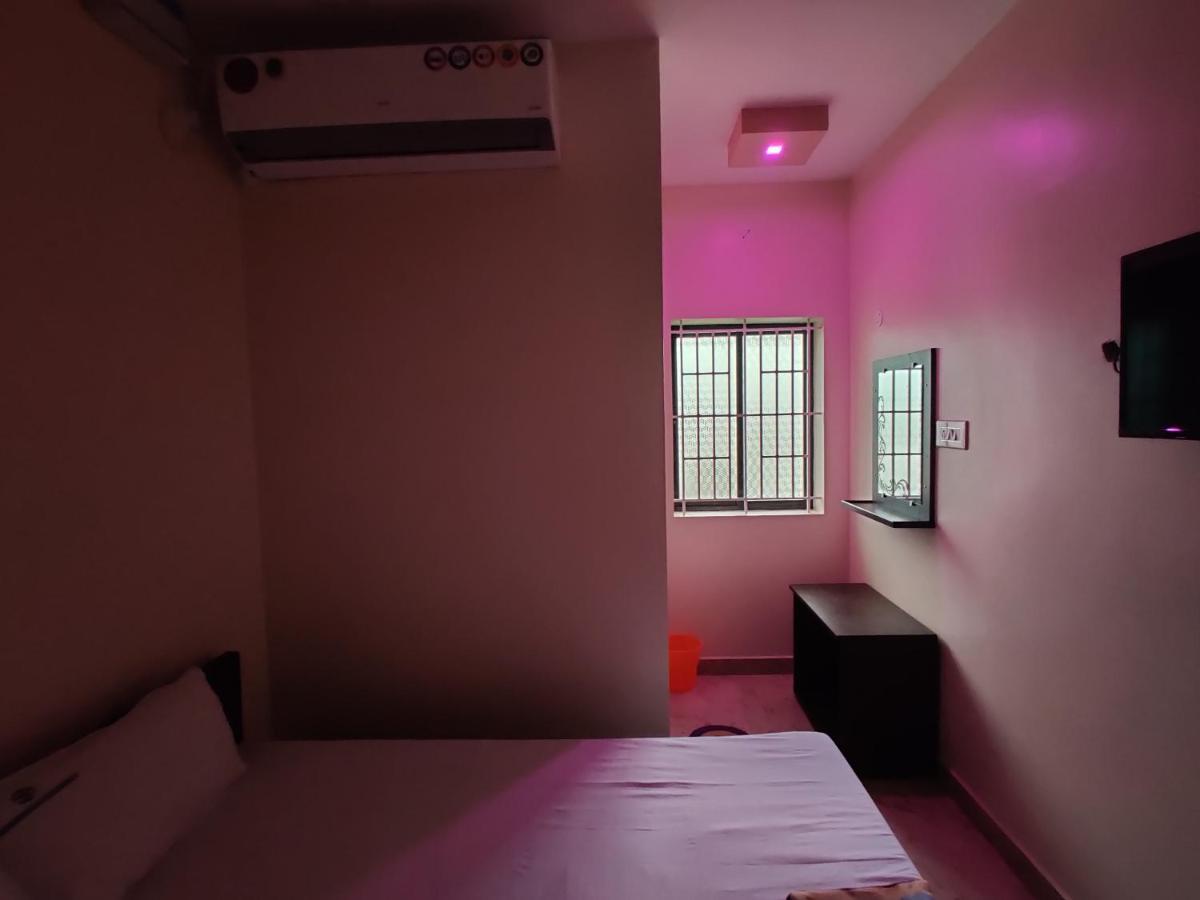 Sivamurugan residency Bhavani Bagian luar foto
